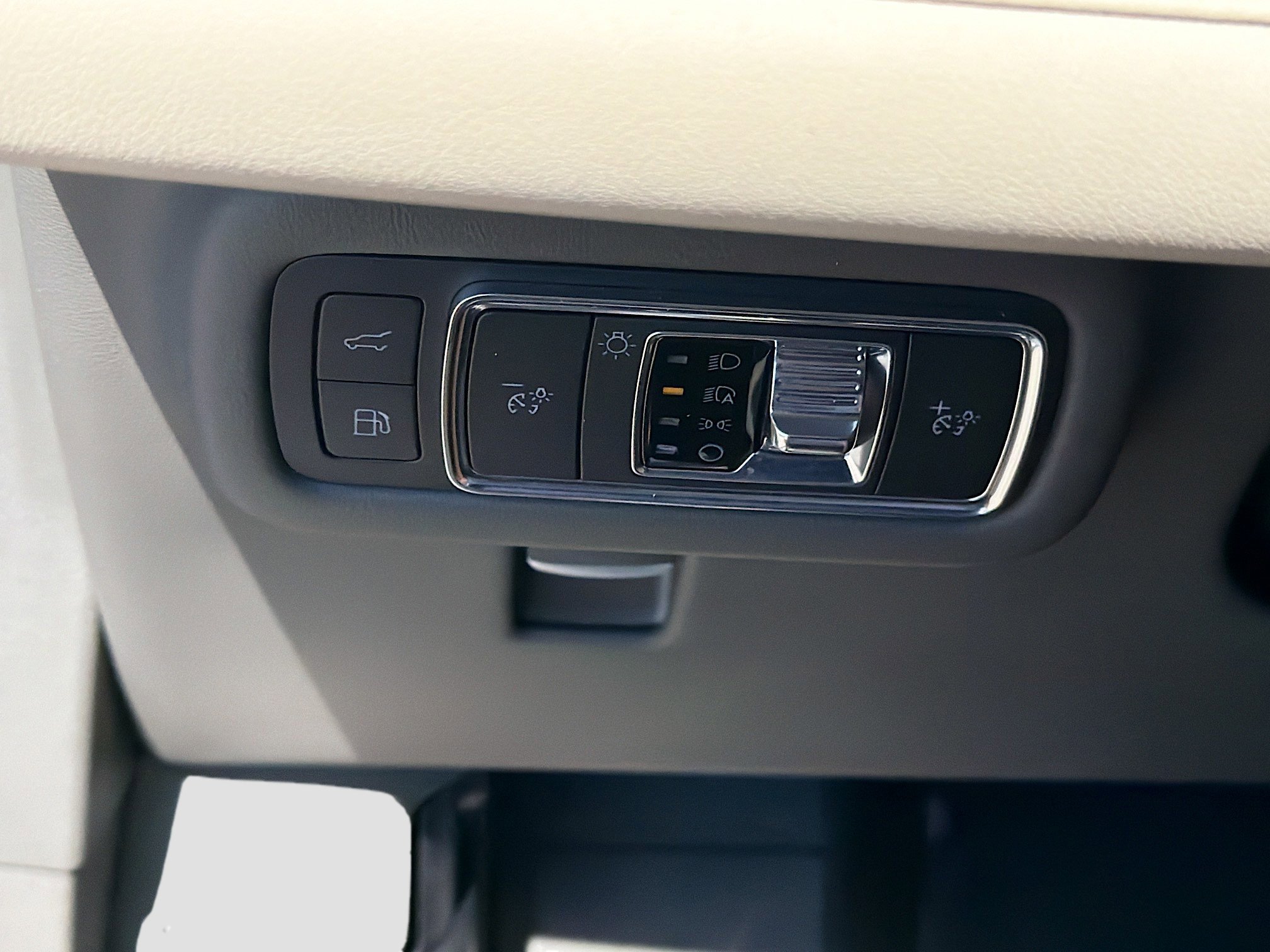 Used 2025 Lincoln Nautilus Premier w/ Equipment Group 102A image 36