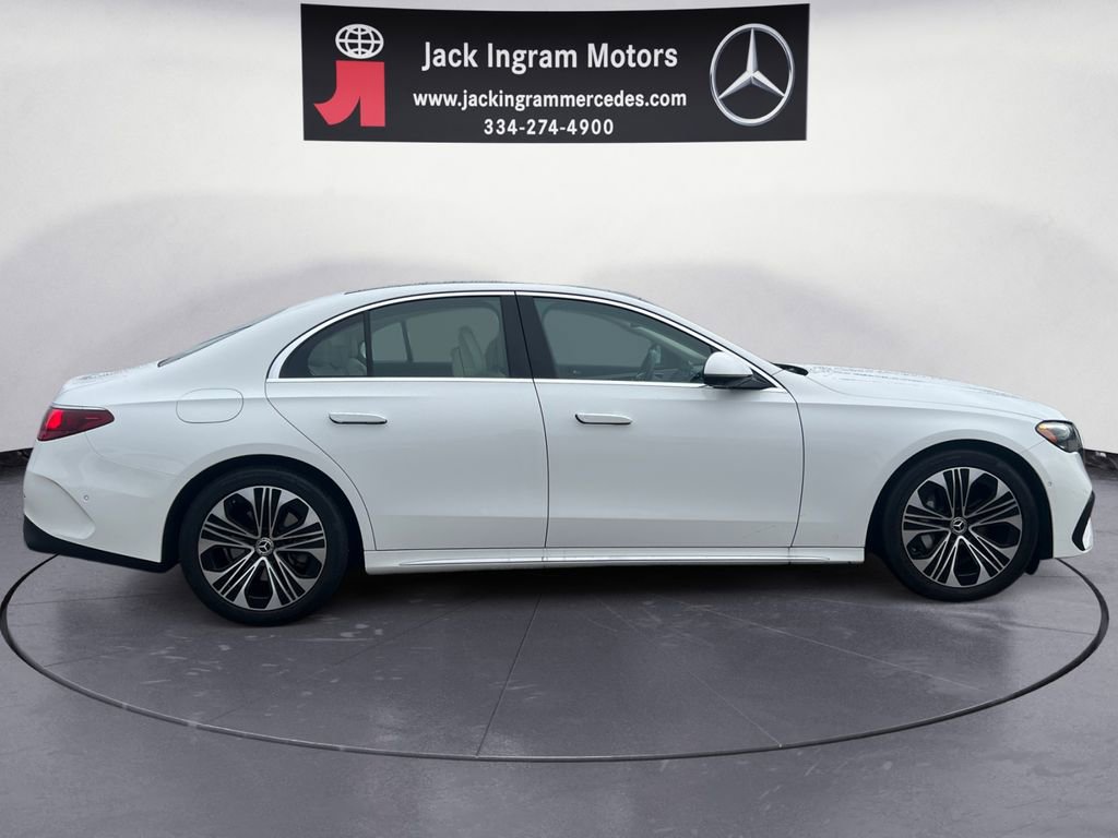 Used 2025 Mercedes-Benz E 350 4MATIC Sedan image 6