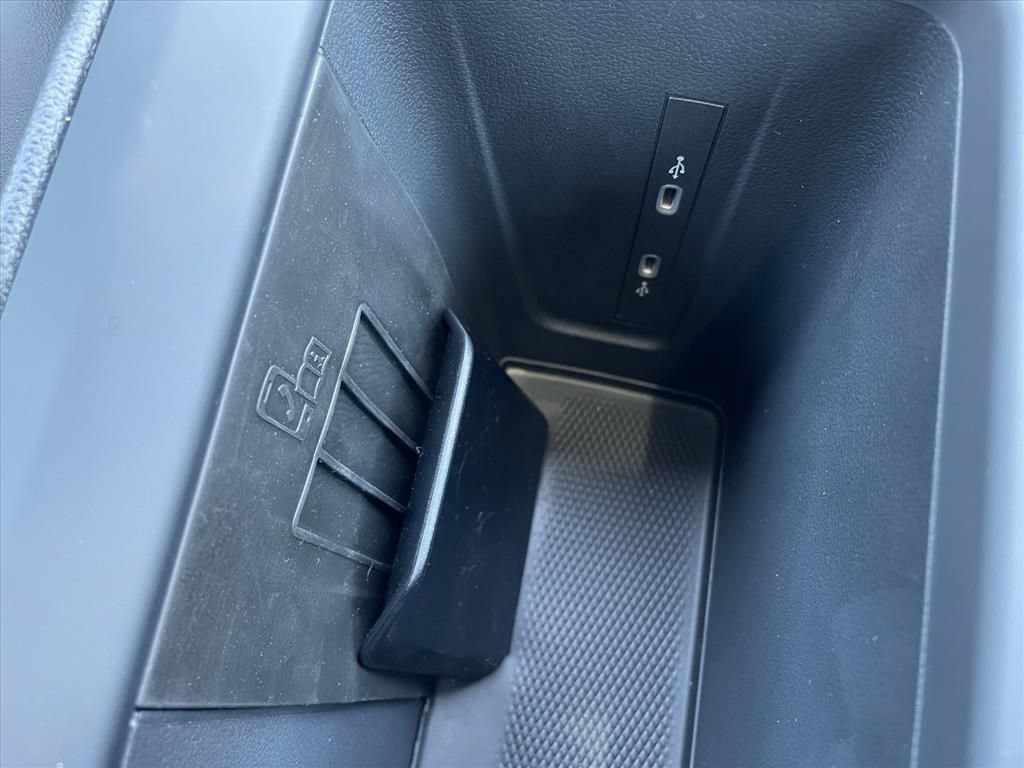 New 2026 Volkswagen Tiguan SE R-Line FWD image 11