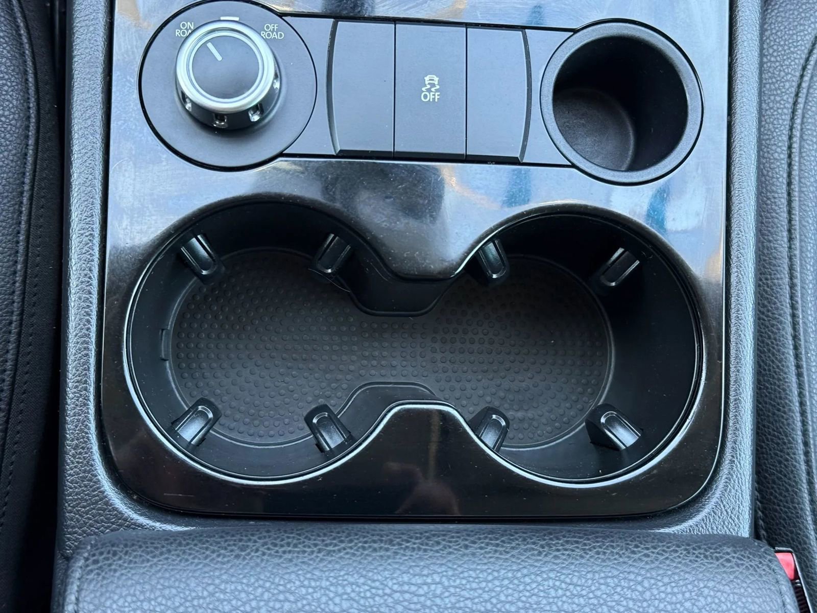 Used 2012 Volkswagen Touareg Sport image 37