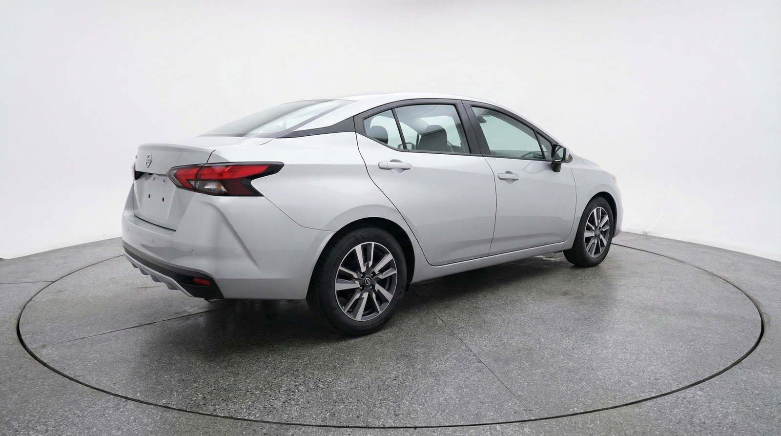 Used 2025 Nissan Versa SV image 9