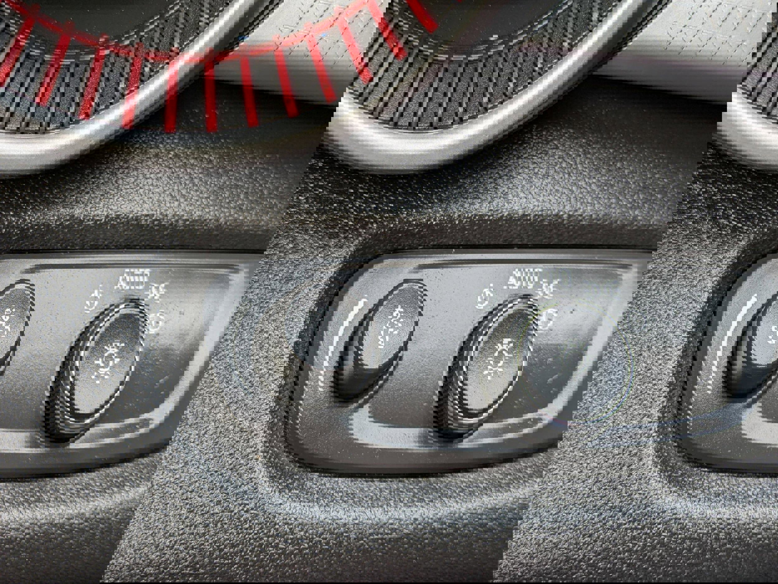 Used 2024 Chevrolet Trax RS image 22