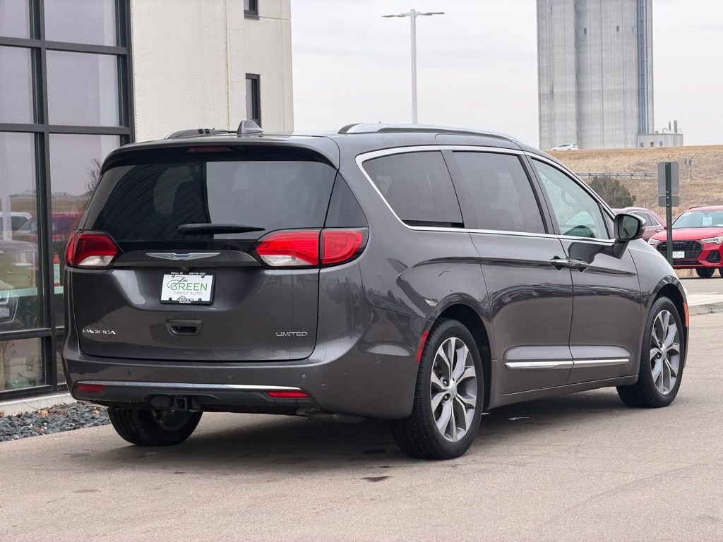 Used 2018 Chrysler Pacifica Limited w/ Tire & Wheel Group image 5