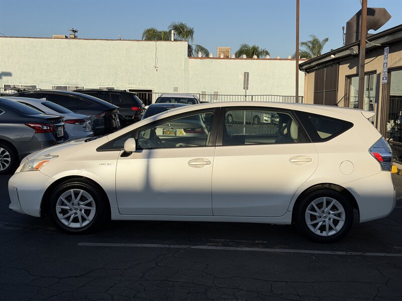 Used 2012 Toyota Prius V Two FWD image 4