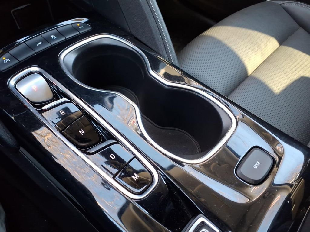 Used 2022 Buick Envision Essence w/ Safety Package image 17