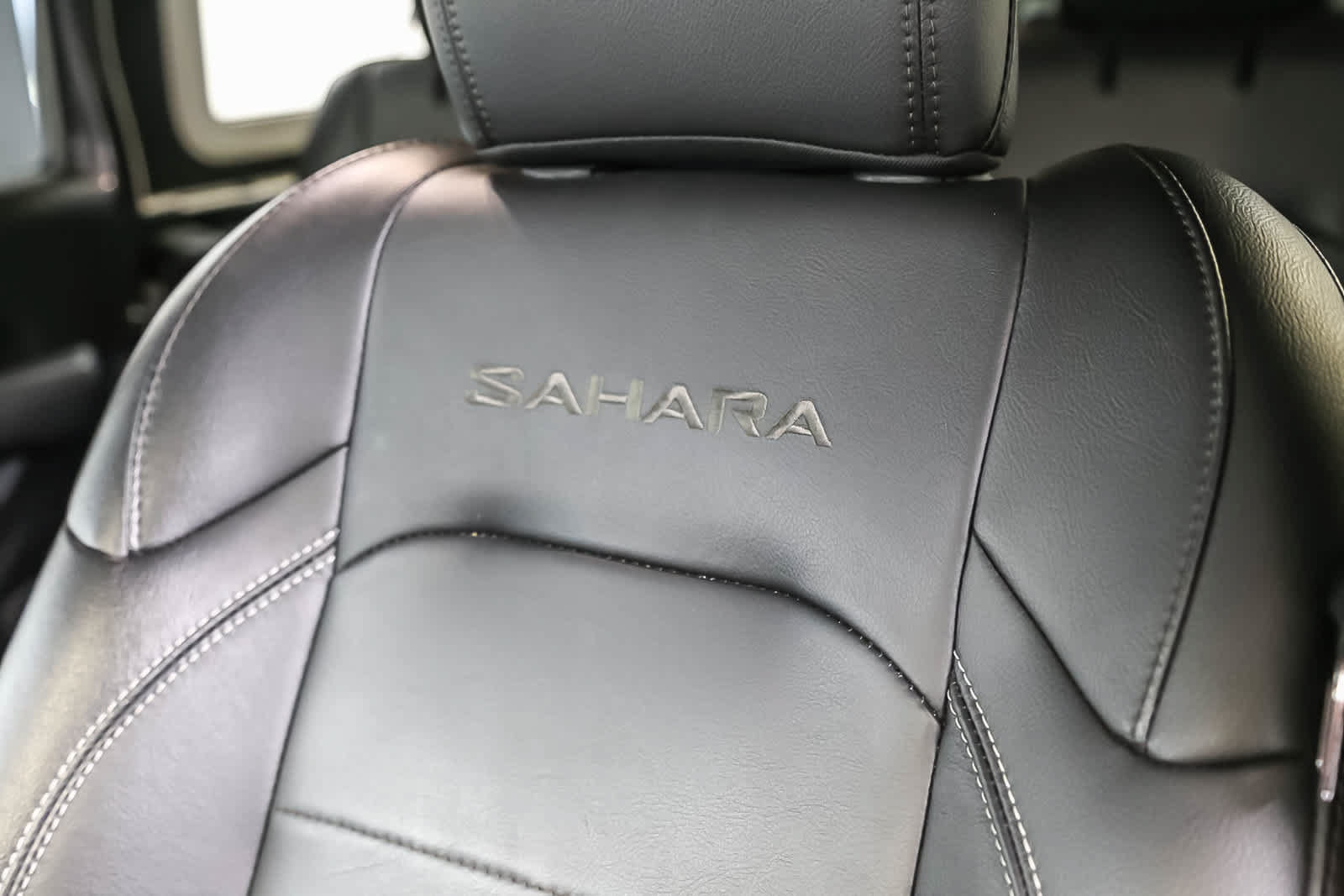 Used 2023 Jeep Wrangler Unlimited Sahara AWD/4WD image 30
