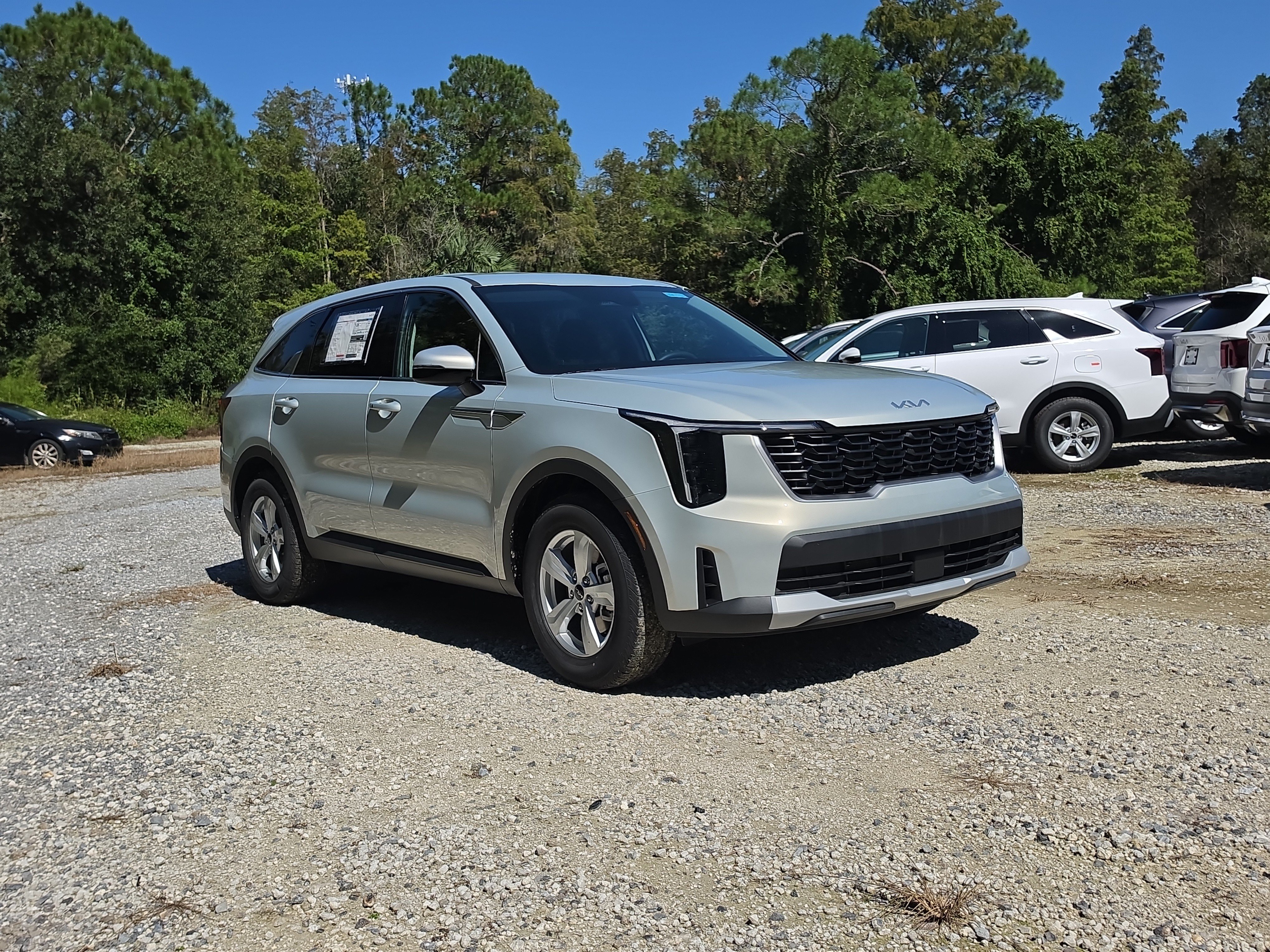 New 2026 Kia Sorento LX FWD image 2