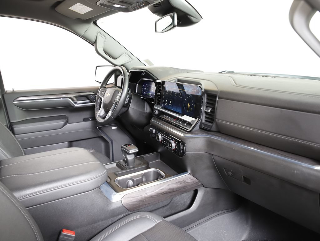 Used 2024 Chevrolet Silverado 1500 LTZ AWD/4WD image 8