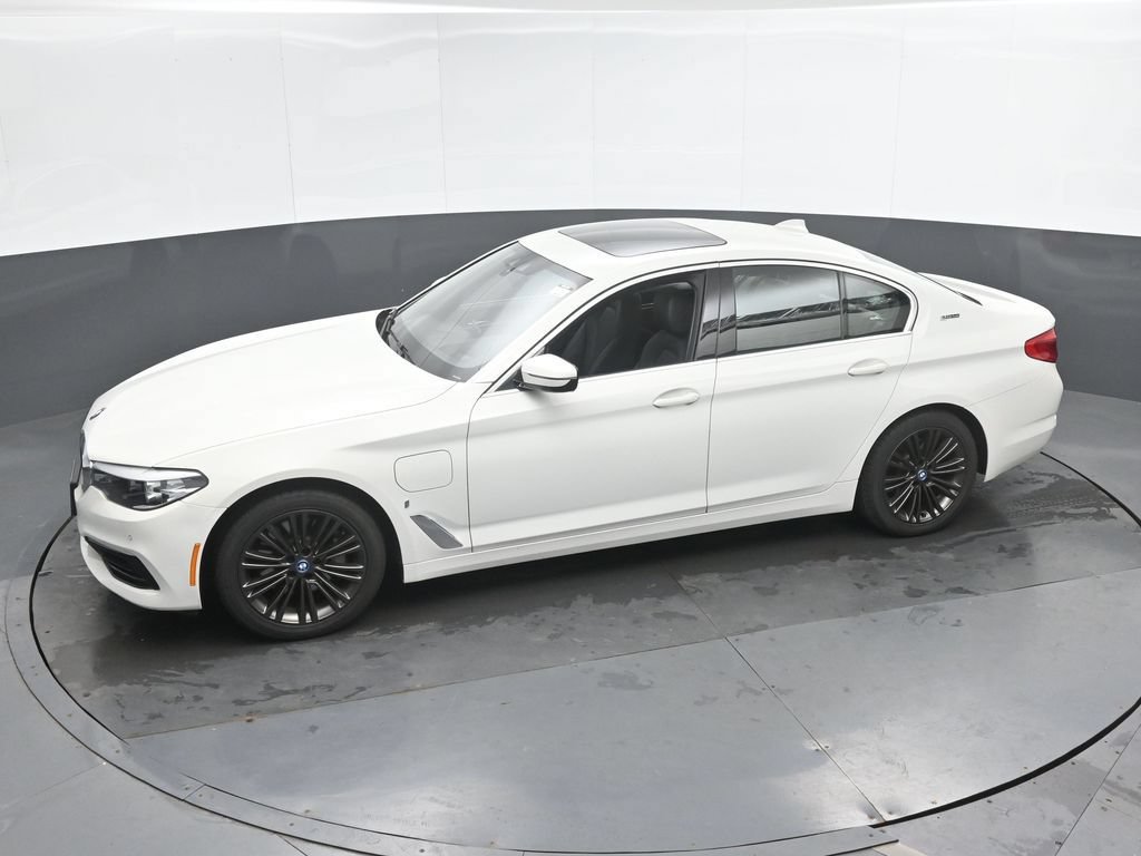 Used 2019 BMW 530e xDrive w/ Convenience Package AWD/4WD image 39