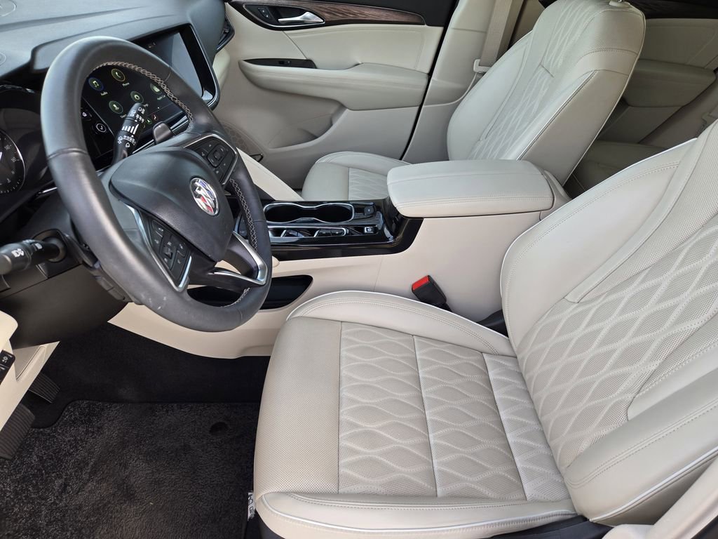 Used 2022 Buick Envision Avenir w/ Technology Package II image 11