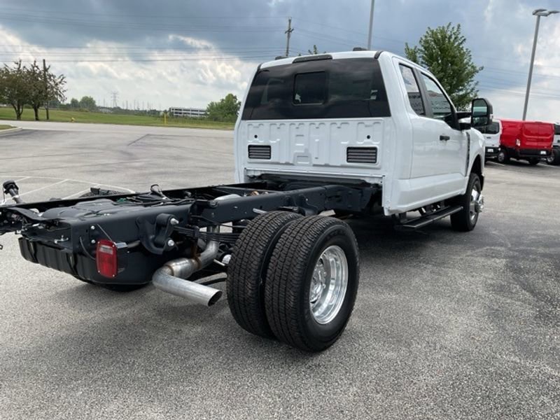 New 2025 Ford F350 XL w/ XL Chrome Package image 6