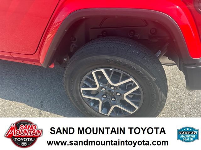 Used 2025 Jeep Wrangler Unlimited Sahara AWD/4WD image 10