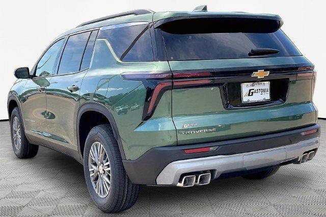 New 2027 Chevrolet Traverse LT FWD image 4