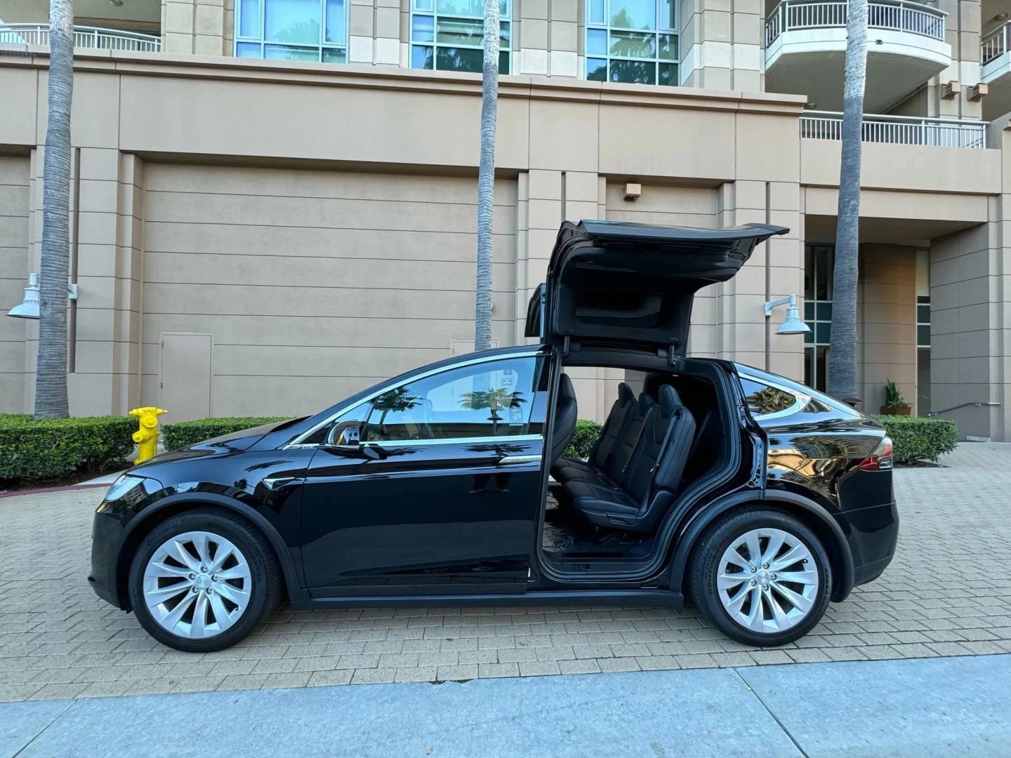 Used 2018 Tesla Model X 100D AWD/4WD image 7