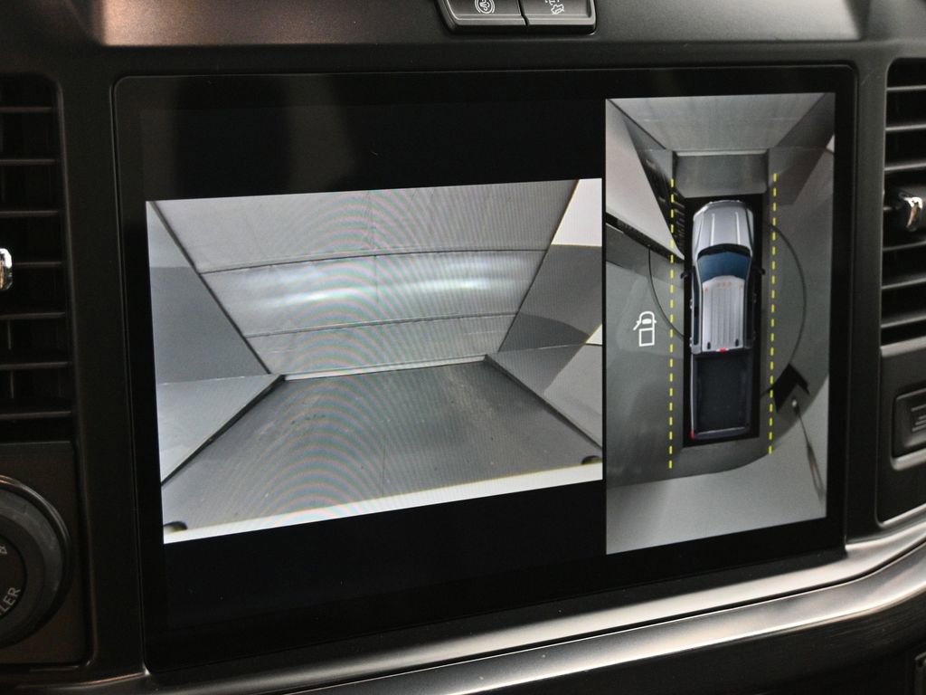 New 2026 Ford F250 Lariat w/ Black Appearance Package image 15