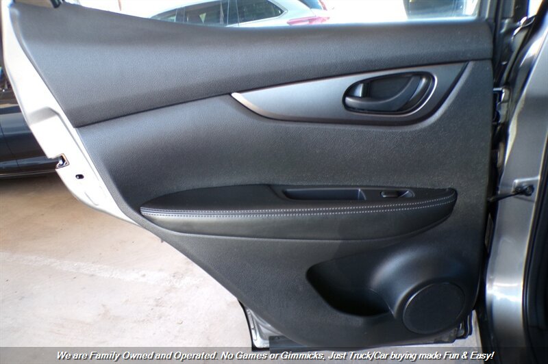 Used 2017 Nissan Rogue Sport S w/ S Appearance Package FWD image 18