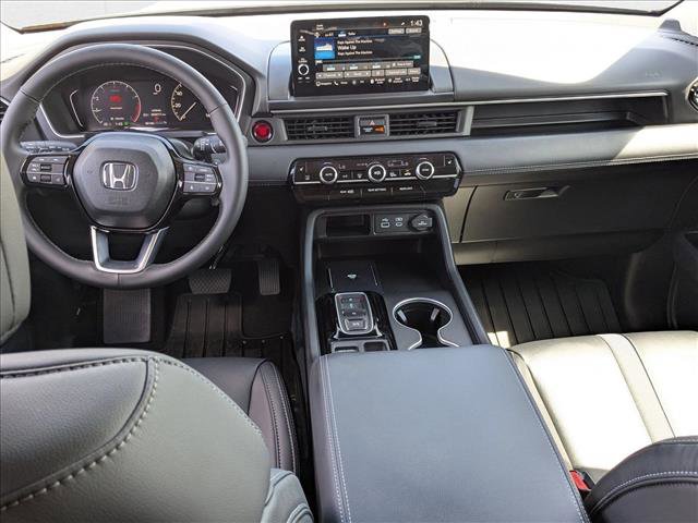 New 2025 Honda Pilot Touring image 15