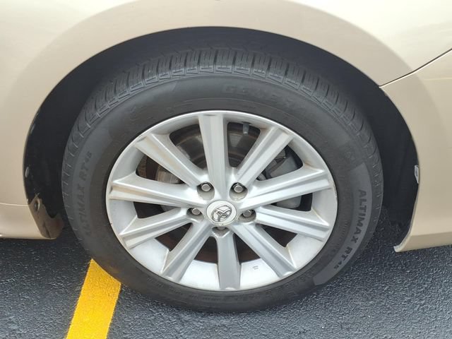 Used 2012 Toyota Camry XLE FWD image 28