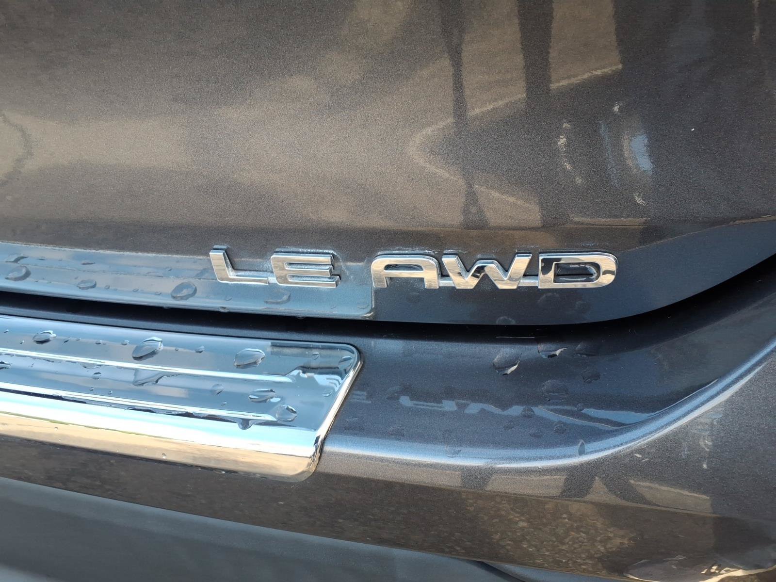 Used 2024 Toyota Highlander LE AWD/4WD image 20