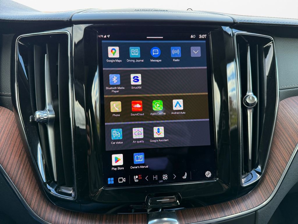 Used 2023 Volvo XC60 B6 Ultimate w/ Protection Package Premier image 23