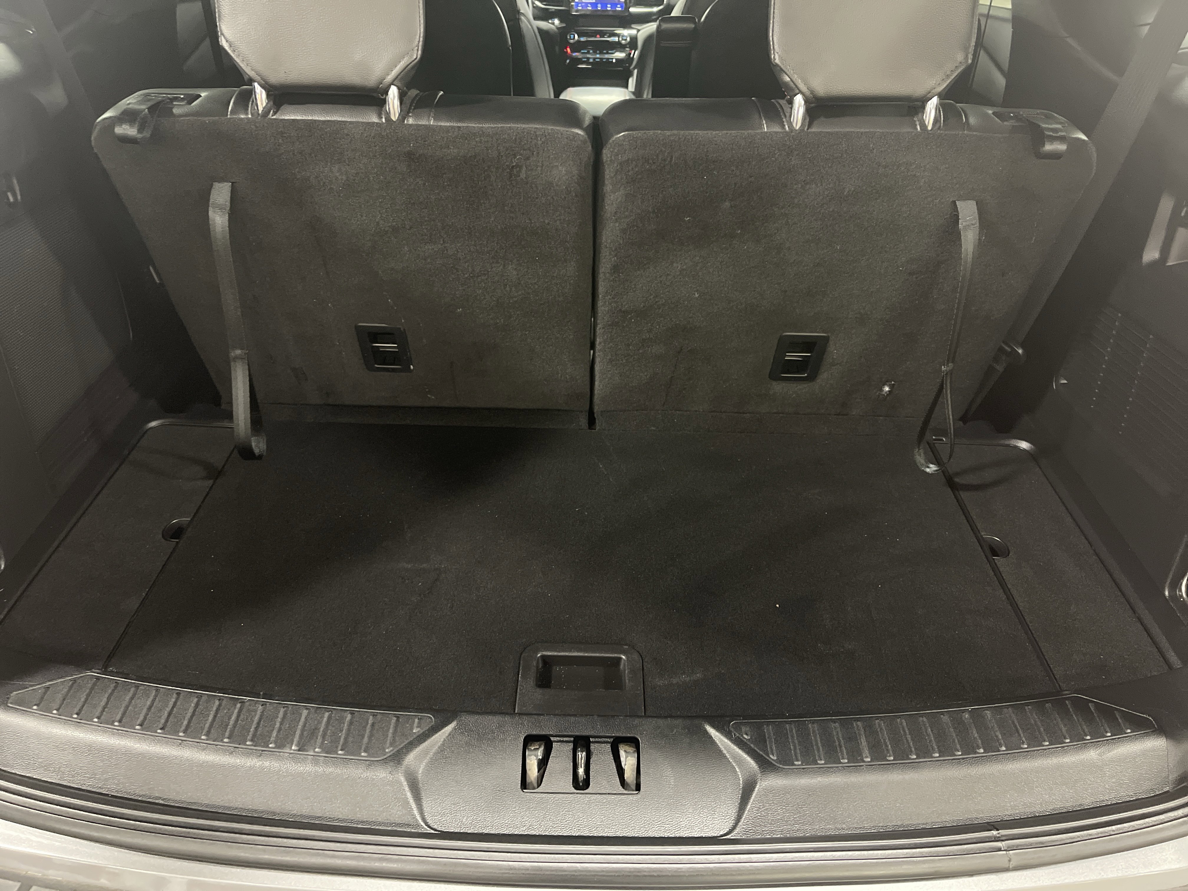 Used 2022 Ford Explorer ST-Line image 13