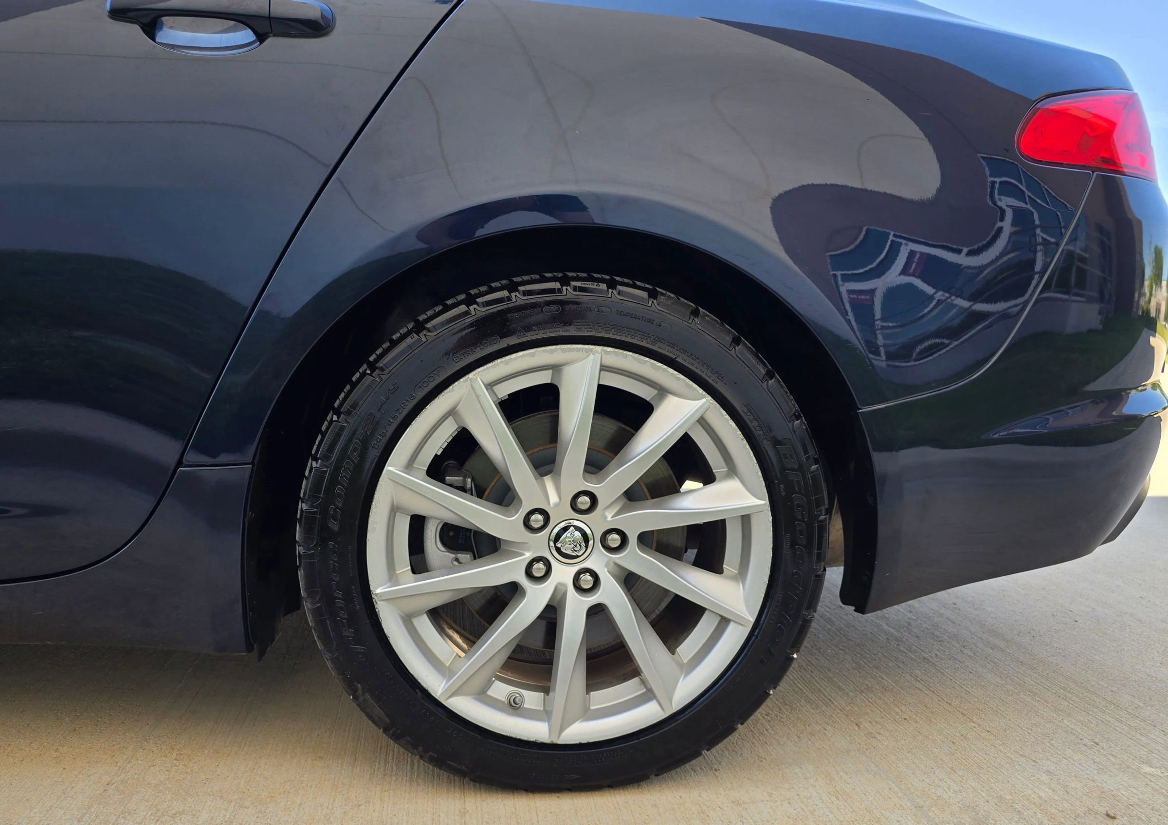 Used 2013 Jaguar XF RWD image 48