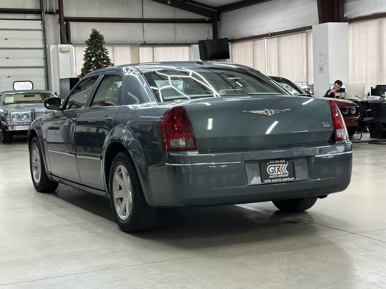 Used 2005 Chrysler 300 Touring w/ Protection Group image 4