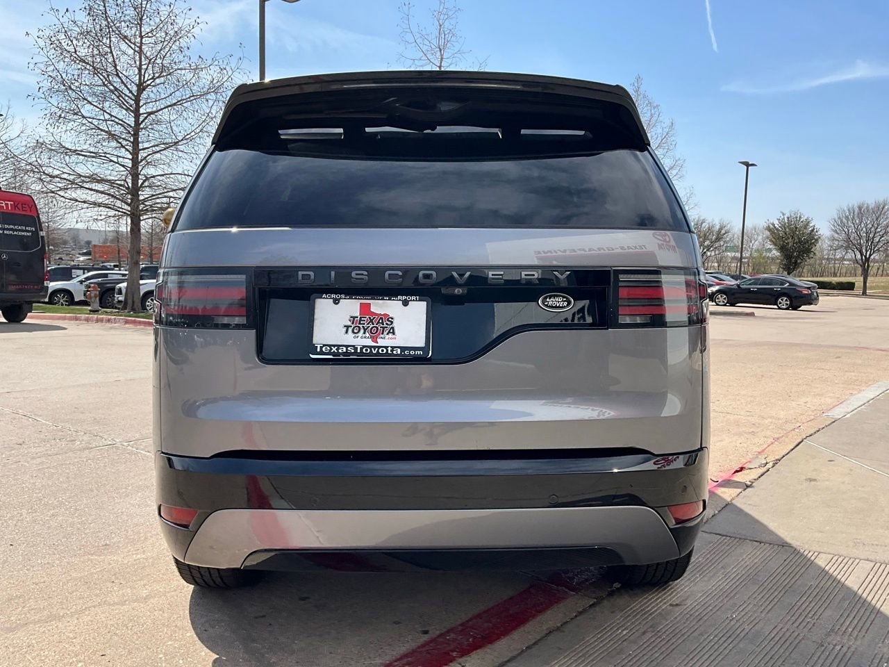 Used 2022 Land Rover Discovery S R-Dynamic image 7