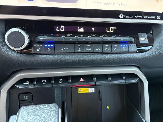 Used 2024 Toyota Tundra Limited image 15