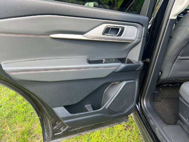 Used 2025 Ford Explorer Active image 26