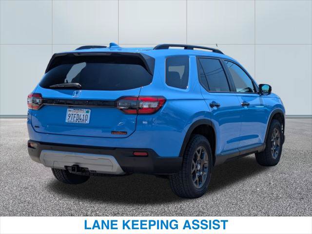 Certified 2025 Honda Pilot TrailSport image 7