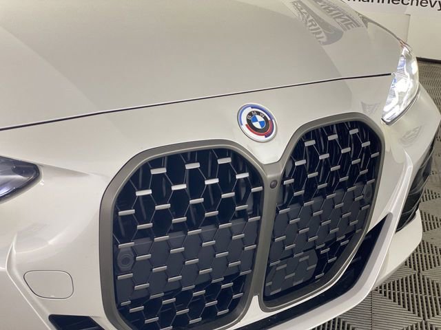 Used 2022 BMW M440i Convertible image 38