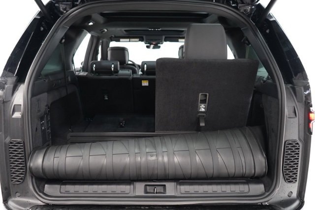 Used 2024 Land Rover Discovery Dynamic SE image 34