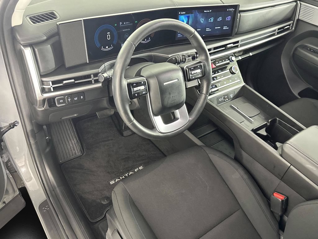 Certified 2025 Hyundai Santa Fe SE FWD image 10