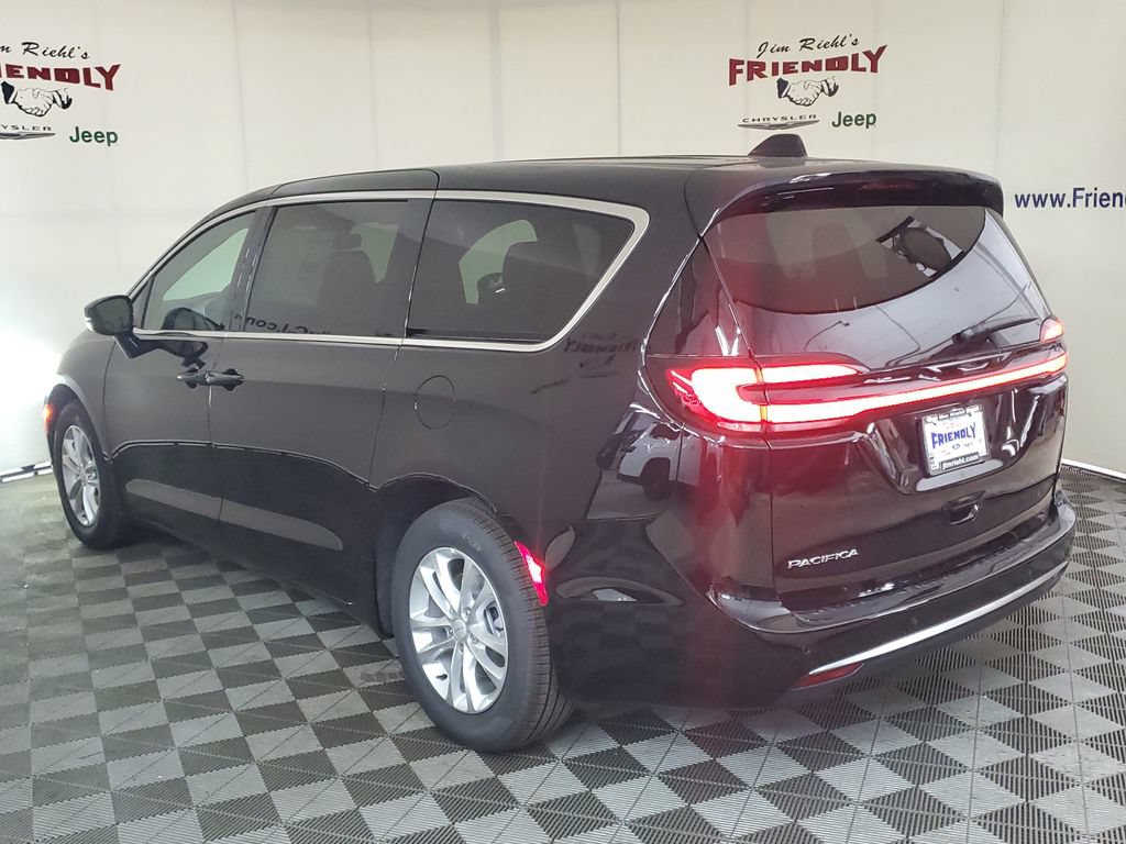 New 2027 Chrysler Pacifica Select FWD image 4