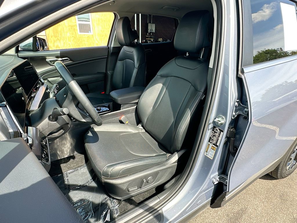 Used 2024 Kia Sportage EX image 21