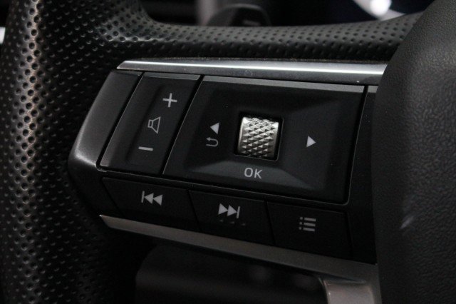 Used 2025 Mitsubishi Outlander SEL image 11