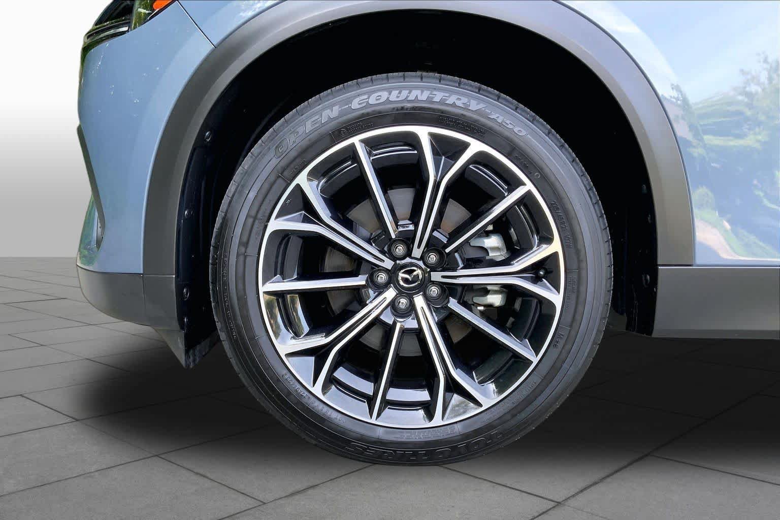 Certified 2025 MAZDA CX-70 Plug-In Hybrid w/ Premium Plus AWD/4WD image 11