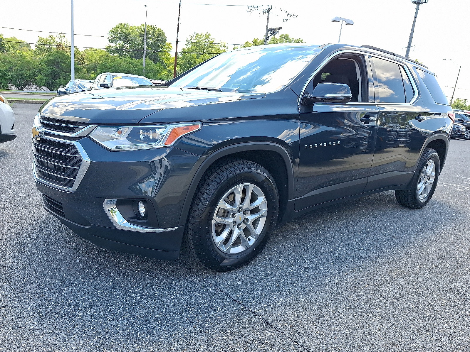 Certified 2019 Chevrolet Traverse LT AWD/4WD image 3