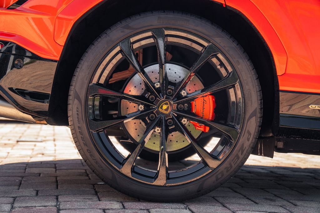 Used 2024 Lamborghini Urus S AWD/4WD image 14