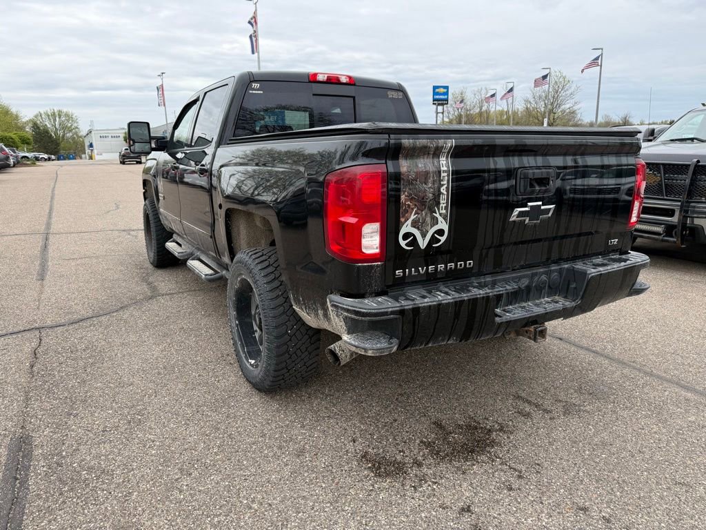 Used 2017 Chevrolet Silverado 1500 LTZ Z71 w/ Realtree Edition AWD/4WD image 3