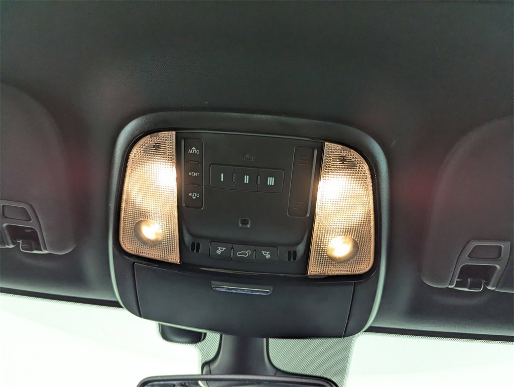 Used 2023 Dodge Durango GT image 26