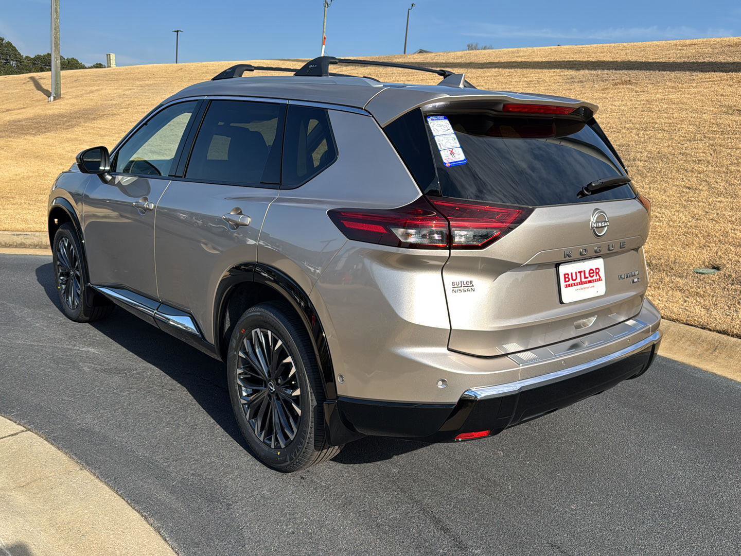 New 2026 Nissan Rogue Platinum w/ Platinum Premium Package image 3