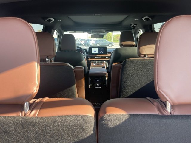 New 2025 Lincoln Aviator Reserve w/ Jet Appearance Package image 8