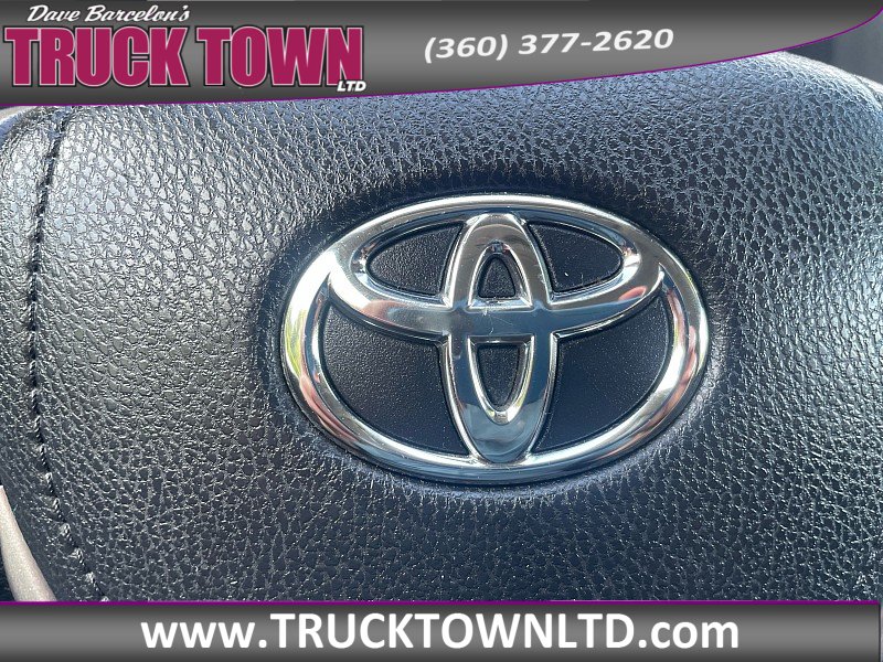 Used 2017 Toyota RAV4 LE w/ All Weather Liner Package AWD/4WD image 25