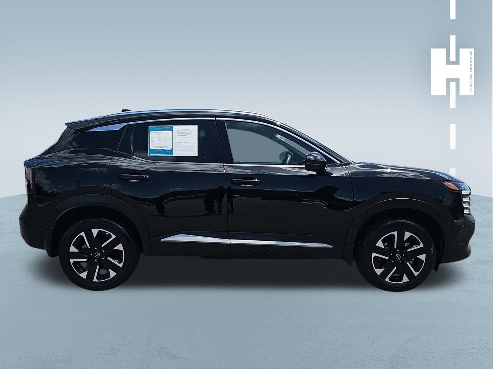 Used 2025 Nissan Kicks SR FWD image 3