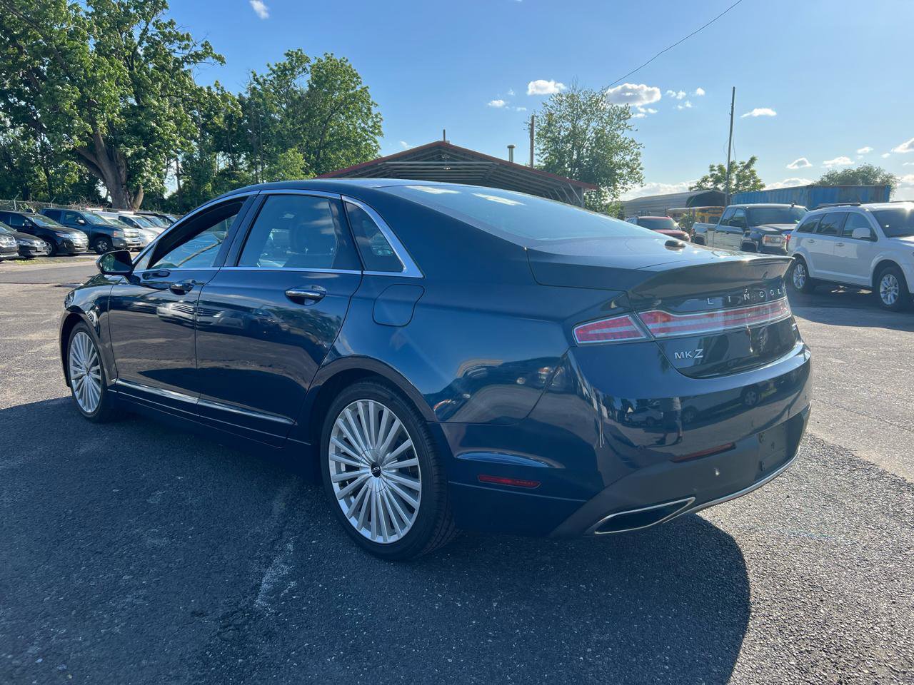 Used 2017 Lincoln MKZ Reserve FWD image 8