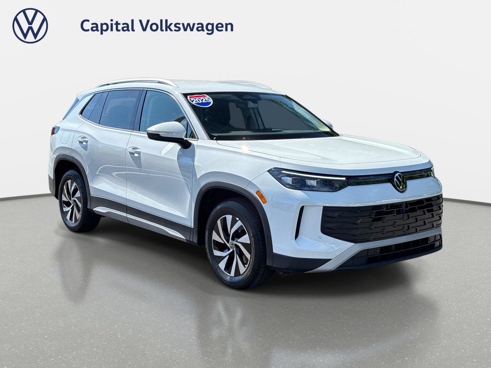 Certified 2025 Volkswagen Tiguan S FWD image 3