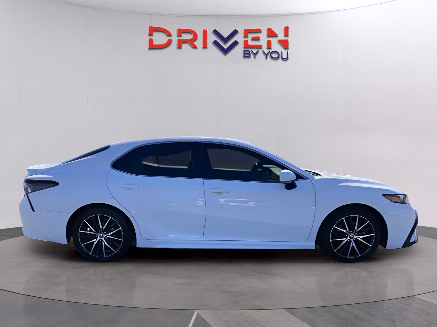 Used 2022 Toyota Camry SE image 7