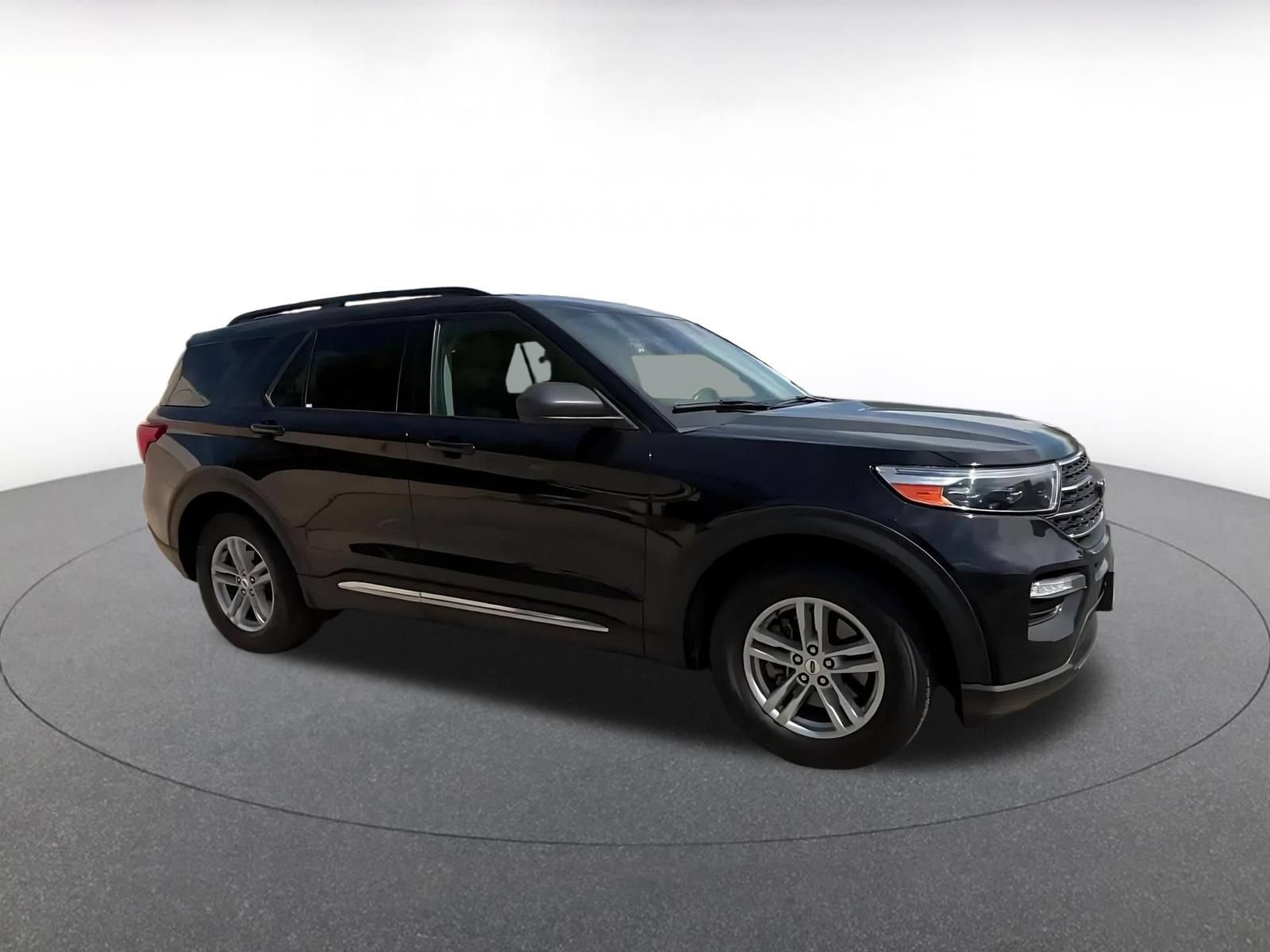 Used 2024 Ford Explorer XLT w/ Equipment Group 202A RWD video 2